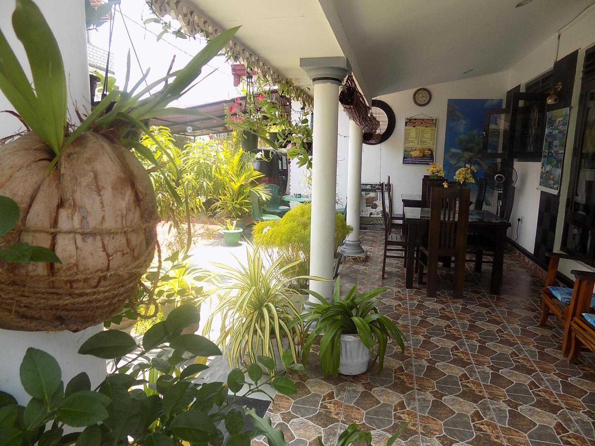 Alexandra Family Villa Негомбо Экстерьер фото