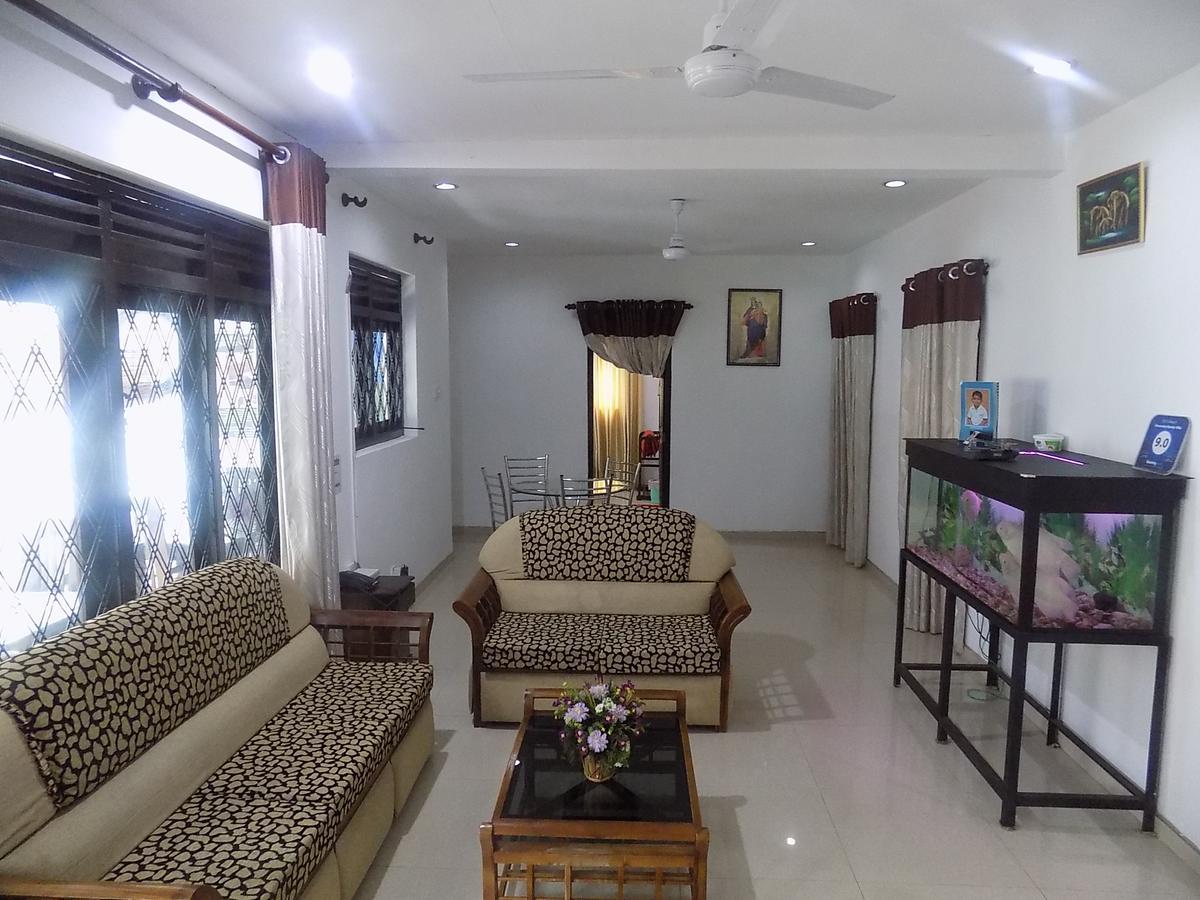 Alexandra Family Villa Негомбо Экстерьер фото
